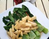 Foto langkah ke 3 dari resep Bokcoy siram saos.