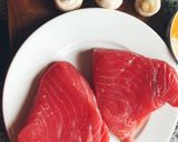 Hình bước làm 2 của món Cá Ngừ áp chảo - sốt cam 🍊 +chanh dây