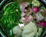 Foto del paso 1 de la receta: CALDO Crocante de Huesos de Pollo...!