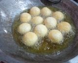Foto langkah ke 5 dari resep Tahu Bulat Sederhana.