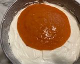 Foto del passaggio 5 della ricetta Cheesecake alla gelée di pesche gialle (senza panna)