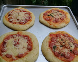 Foto langkah ke 8 dari resep Pizza mini no telur,no susu,pakai terigu murah tapi empuk😍😍.