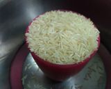A picture of step 1 of Kashmiri Pulao.