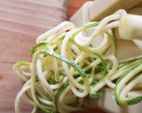 Foto del paso 1 de la receta: Camarones Scampi con fideos de calabacita