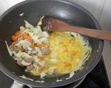 Foto langkah ke 3 dari resep Bakmie Goreng Sayuran.