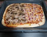 Foto del paso 3 de la receta: Pizza de atún, bacon y champiñones