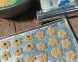 Foto langkah ke 1 dari resep Kue semprit mentega.
