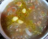 Foto del paso 7 de la receta Alubias pintas con acelgas y brotes verdes de cebolletas tiernas