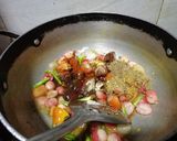 A picture of step 2 of Karounde ki meethi khatti chutney.