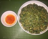 Hình bước làm 1 của món Trứng rán lá ngải