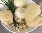 Hình bước làm 2 của món Thịt bò kho khoai Tây (쇠고기 감자찜)