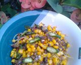 Foto langkah ke 4 dari resep Oseng ikan klotok jagung manis.
