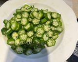秋葵燴金針菇的食譜步驟1照片