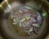 Gambar langkah 1 resipi Maggi Kari Tumis.