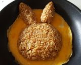 Hình bước làm 4 của món Omurice Thỏ Ngọc cute 🐰
