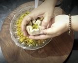 A picture of step 3 of Mixed vegetable stuffed paratha.