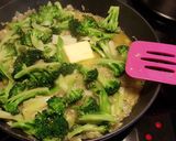 รูปขั้นตอนการทำที่ 1 ของ Pasta with broccoli
