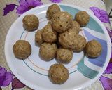 A picture of step 7 of Besan aata laddoo.