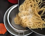 Foto langkah ke 1 dari resep Tuna Spaghetti Aglio Olio.