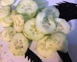 Une image de l'étape 9 de Chaudrons sanguinaires de salade composée (tomates,concombre,feta).