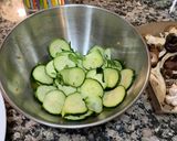 Foto del paso 1 de la receta: Filetes de pavo y salmón al horno con setas