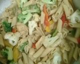 A picture of step 3 of Creamy macarona with chicken (my own version).