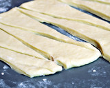 Foto del paso 6 de la receta: Facturas rellenas de dulce de leche