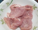 รูปขั้นตอนการทำที่ 1 ของ หมูชุบเกล็ดขนมปังทอด ราดซอสเขียวหวาน (ผงสำเร็จรูป)
