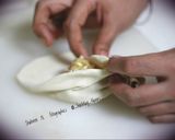 A picture of step 5 of Chicken Momos.