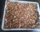 A picture of step 4 of Muesli energy bar.