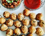 A picture of step 2 of Moti vada with tomato sauce.
