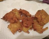 A picture of step 3 of Moong dal pakode with dhaniya chutney.