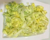 Foto del paso 1 de la receta: Cóctel de marisco en ensalada