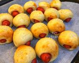 Hình bước làm 5 của món Bánh Mì Xúc Xích Mini