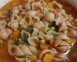 Foto del paso 5 de la receta: Sopa de conchitas con verduras