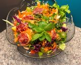 Φωτογραφία βήματος 1 της συνταγής Autumn salad (σαλάτα με σύκα, λάχανα, καρότο, σταφύλι, νεκταρίνι, δυόσμο, μαρούλι, ξινόμηλο, αχλάδι)