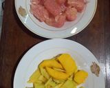 Foto langkah ke 1 dari resep Rujak Jeruk Mangga.