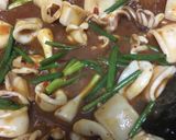 รูปขั้นตอนการทำที่ 6 ของ ปลาหมึกผัดพริกเผา ข้าวไข่ข้น