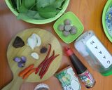 Foto langkah ke 1 dari resep Tumis Kangkung Saos Tiram #dapurelbeweek16.