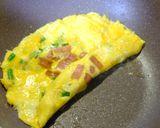 Foto langkah ke 4 dari resep Easy Omelette.