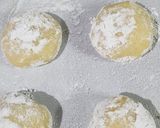 Foto del paso 4 de la receta: Galletitas craqueladas de limón