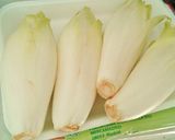 Foto del paso 9 de la receta: Barcas de Endivias rellenas de ensaladilla de gambas