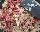 Foto langkah ke 3 dari resep Daging Sapi Cincang Isian Roti Goreng.