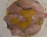 Foto del paso 2 de la receta: Pechuga a la cerveza con Roquefort, con papas al natural