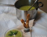 A picture of step 15 of Leek and green peas soup.