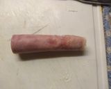 Foto del paso 2 de la receta: Salchichas enrolladas en jamón y queso con puré con manteca