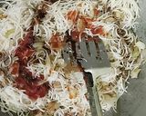 A picture of step 4 of Soya chunks veg chowmein.