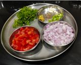 A picture of step 2 of Restaurant Style Soya Curry.