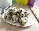 Foto langkah ke 4 dari resep Seaweed Rice Ball.