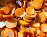 Foto del paso 2 de la receta: (FIDEOS SECOS) TALLARINES CON SALSA DE 🥕🧅🧄 ZANAHORIA 🥕🧅🧄